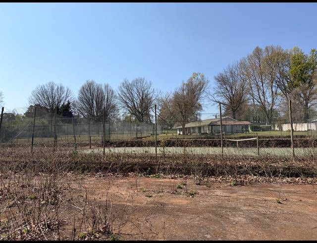 BEDROOM CLUB FOR SALE IN HIMEVILLE